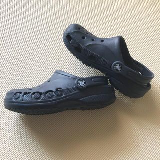 クロックス(crocs)のクロックス　ネイビー　新品　22.5cm前後(サンダル)