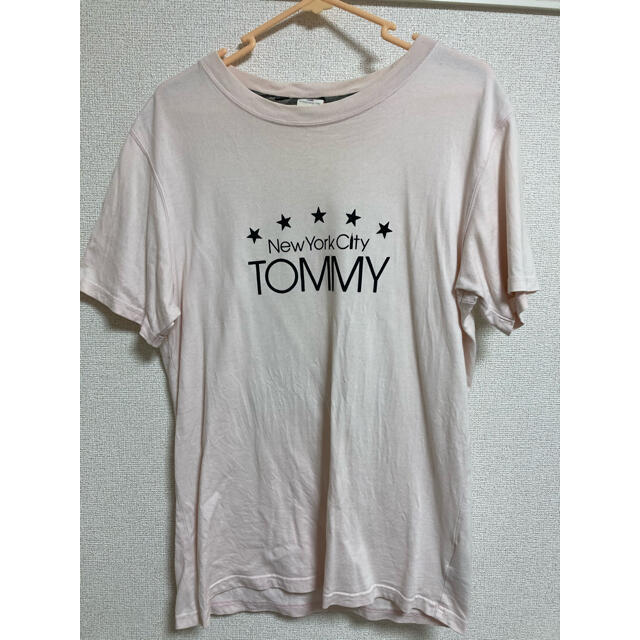 TOMMY(トミー)のTOMMY トミー　プリントTシャツ　ロゴあり メンズのトップス(Tシャツ/カットソー(半袖/袖なし))の商品写真