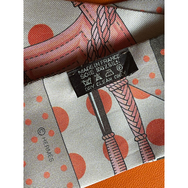 Hermes(エルメス)のエルメス ツイリー グレー系 ピンク系 新品同様 レディースのファッション小物(バンダナ/スカーフ)の商品写真