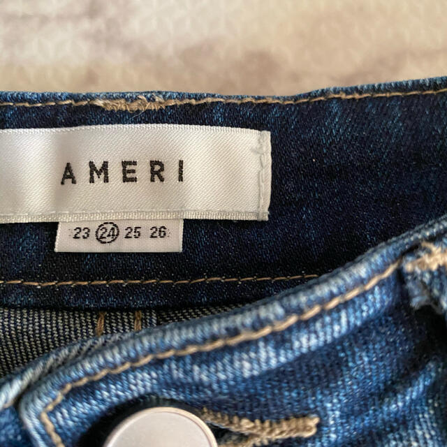 Ameri VINTAGE(アメリヴィンテージ)のSLIM TAPERED DENIM レディースのパンツ(デニム/ジーンズ)の商品写真