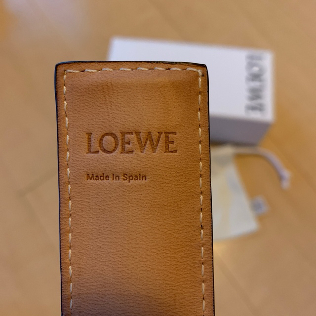 LOEWE(ロエベ)の[じゅんこさん様専用]loewe スラップブレスレット スモール（カーフスキン） レディースのアクセサリー(ブレスレット/バングル)の商品写真