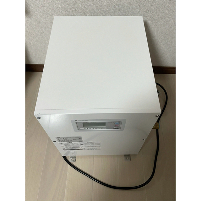 電気温水器 日本イトミック ESN20BRN111B0 スマホ/家電/カメラの冷暖房/空調(電気ヒーター)の商品写真