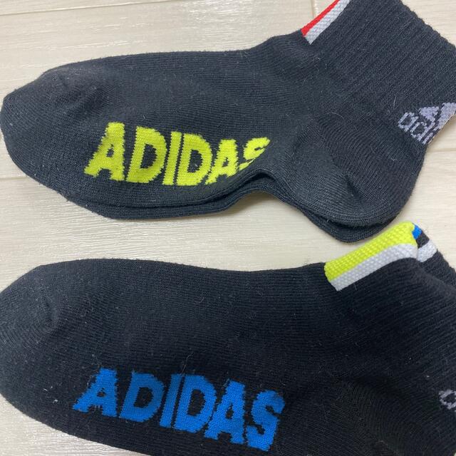 adidas(アディダス)のアディダス靴下 キッズ/ベビー/マタニティのこども用ファッション小物(靴下/タイツ)の商品写真