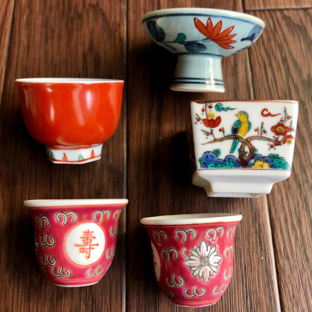 《国産陶芸品》5客セット 華やかな盃・ぐい呑・杯・お猪口　〜陶磁器③〜 インテリア/住まい/日用品のキッチン/食器(グラス/カップ)の商品写真