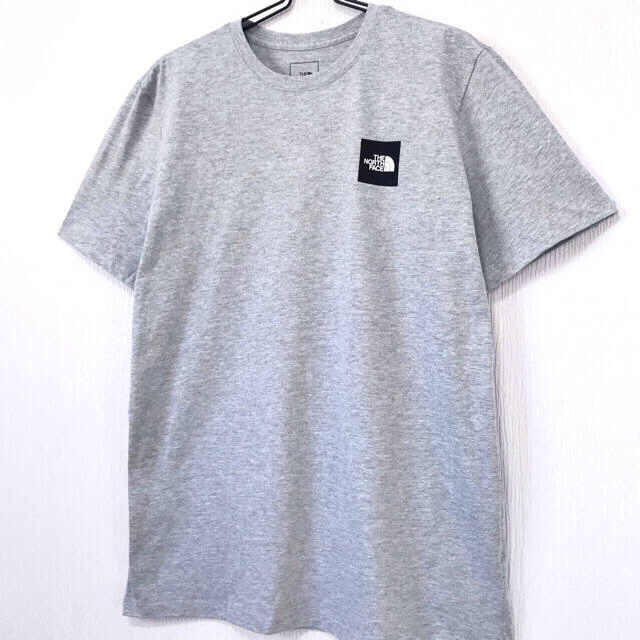 THE NORTH FACE(ザノースフェイス)の清涼感 ♪ ノースフェイス BOXロゴ Tシャツ ライトグレー  3XL 4L メンズのトップス(Tシャツ/カットソー(半袖/袖なし))の商品写真