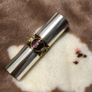 イヴサンローランボーテ(Yves Saint Laurent Beaute)のイヴ・サンローラン ヴォリュプテ プランプインカラー No.8 Dramati…(口紅)