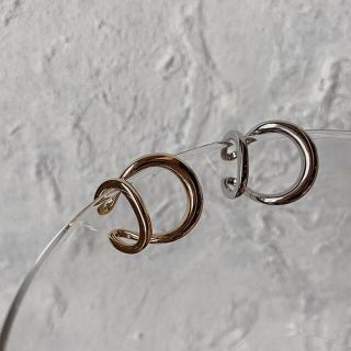 トゥモローランド(TOMORROWLAND)のDouble ring gold earcuff No.438(イヤーカフ)