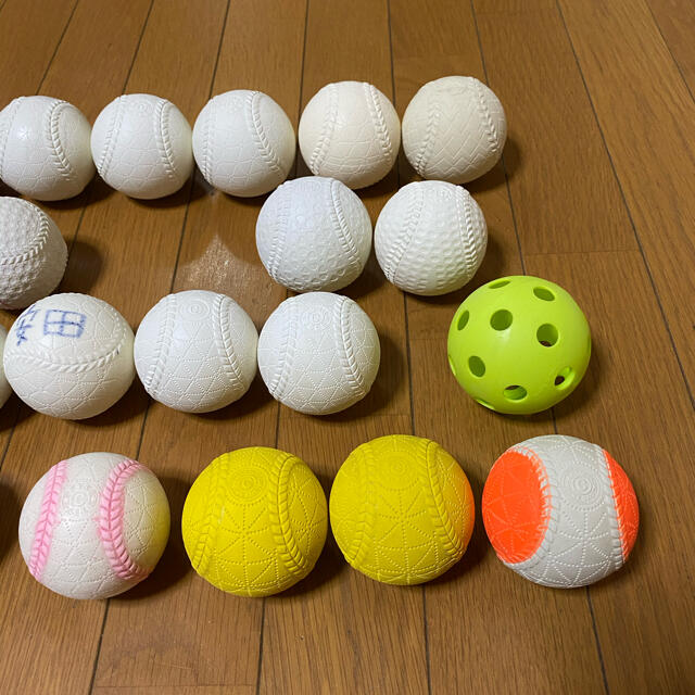 軟式ボール他、合計26球 スポーツ/アウトドアのテニス(ボール)の商品写真