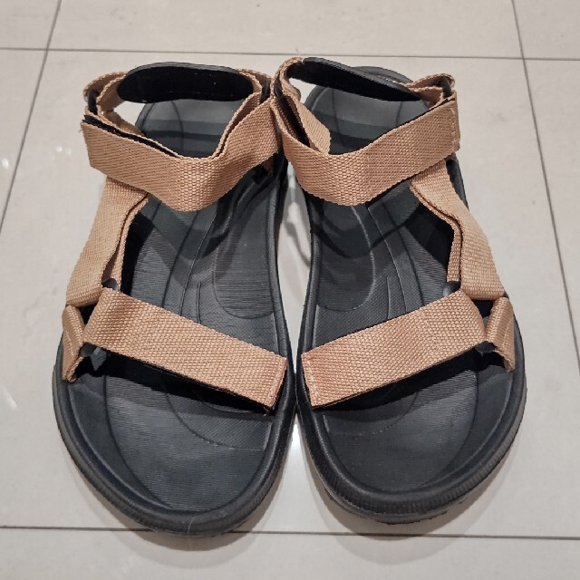 ベージュ×黒 サンダル 37(23.5~24cm) レディースの靴/シューズ(サンダル)の商品写真