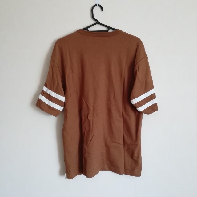 Design Tshirts Store graniph(グラニフ)の新品　ブラウンのワンポイント刺繍Tシャツ メンズのトップス(Tシャツ/カットソー(半袖/袖なし))の商品写真