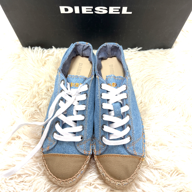 DIESEL(ディーゼル)のご成約済み！【新品】dieselレディーススニーカー　デニム地　小さ目24センチ レディースの靴/シューズ(スニーカー)の商品写真