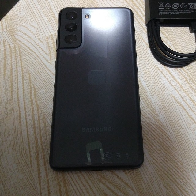 Galaxy(ギャラクシー)のGalaxy S21 5G (SM-G9910) 256GB 8GB グレー スマホ/家電/カメラのスマートフォン/携帯電話(スマートフォン本体)の商品写真