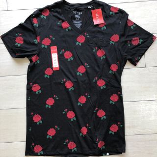 ゲス(GUESS)の新品未使用　ゲス　薔薇　Tシャツ　Sサイズ　メンズ(Tシャツ/カットソー(半袖/袖なし))