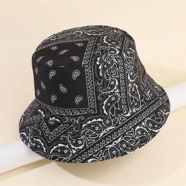 NEW ERA(ニューエラー)のペイズリー柄♡バケハ レディースの帽子(ハット)の商品写真