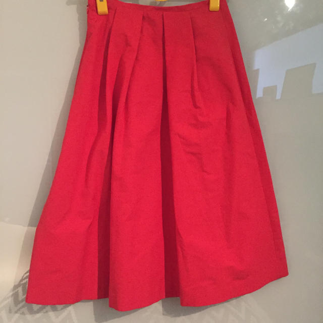 IENA(イエナ)のIENA オレンジよりな赤 ギャザースカート レディースのスカート(ひざ丈スカート)の商品写真