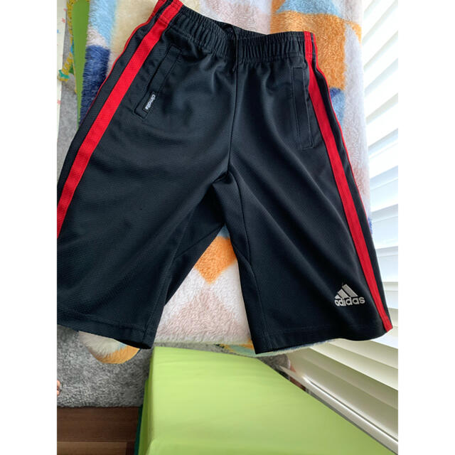 adidas(アディダス)のハーフパンツ キッズ/ベビー/マタニティのキッズ服男の子用(90cm~)(パンツ/スパッツ)の商品写真