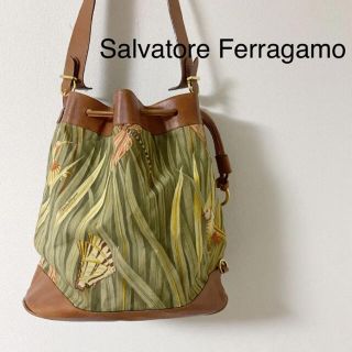 サルヴァトーレフェラガモ(Salvatore Ferragamo)のサルバトーレフェラガモ　巾着型ショルダーバッグ　トートバッグ　アニマル(ショルダーバッグ)