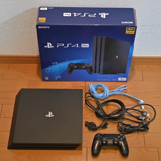 【超美品】Playstation4 pro CUH-7200BB01