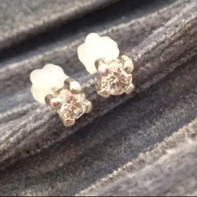 プラチナダイヤモンドピアス　計0.30ct 4