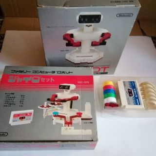 ファミリーコンピューター　ロボット　(ジャンク)(家庭用ゲームソフト)