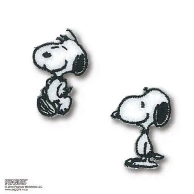 SNOOPY(スヌーピー)の♥スヌーピー♥正規品！アイロンワッペン《2個入り》  アイロンで簡単に接着可能 ハンドメイドのキッズ/ベビー(ネームタグ)の商品写真