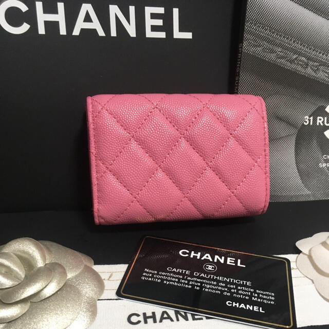 CHANEL(シャネル)の超美品★ シャネル 新作 三つ折り財布 ナノウォレット 31番台 正規品 レディースのファッション小物(財布)の商品写真