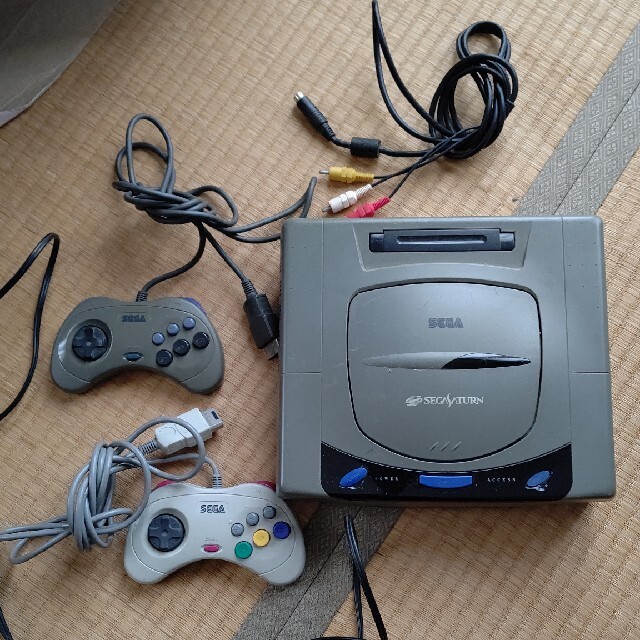 セガサターン本体 エンタメ/ホビーのゲームソフト/ゲーム機本体(家庭用ゲーム機本体)の商品写真