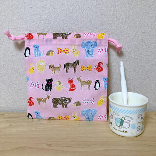 【ヌ-56】ピンク　動物いっぱい　コップ入れ　給食袋　巾着袋(外出用品)