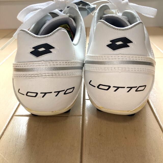 lotto(ロット)のLotto 新品　23センチ　サッカースパイク スポーツ/アウトドアのサッカー/フットサル(シューズ)の商品写真