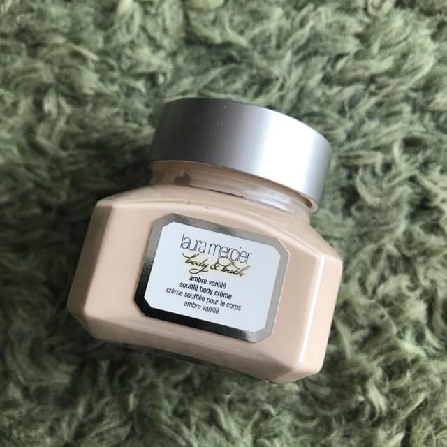 laura mercier(ローラメルシエ)のローラメルシエ プティ ホイップトボディクリーム アンバーバニラ 60ml コスメ/美容のボディケア(ボディクリーム)の商品写真