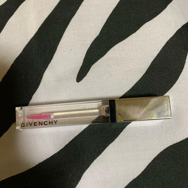 GIVENCHY(ジバンシィ)のGIVENCHY グロス・レヴェラトゥール パーフェクトピンク 6ml コスメ/美容のベースメイク/化粧品(リップグロス)の商品写真