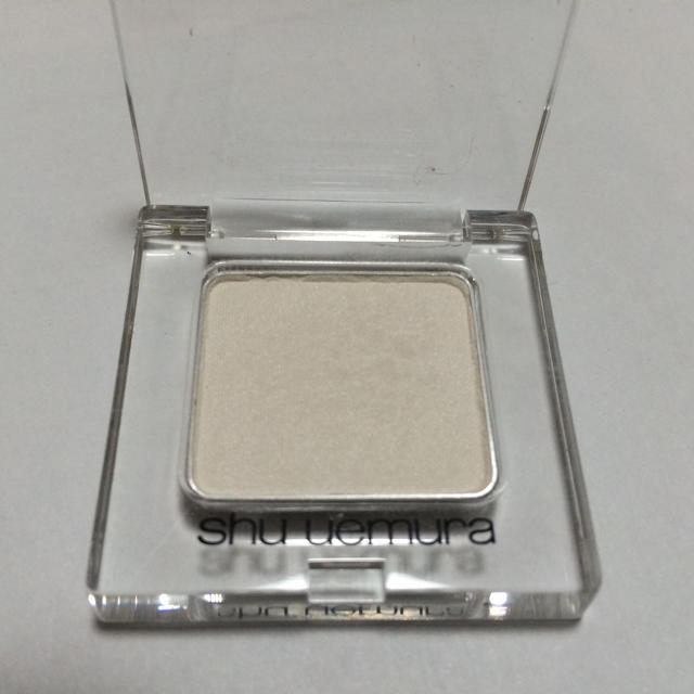 shu uemura(シュウウエムラ)のほぼ未使用格安👑アイシャドウ2色セット コスメ/美容のベースメイク/化粧品(アイシャドウ)の商品写真