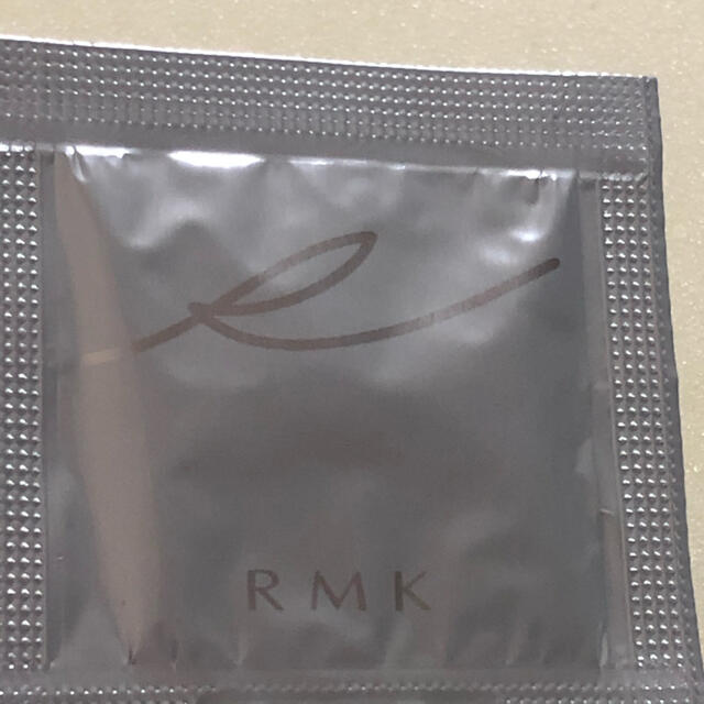 RMK(アールエムケー)のRMK クリーミィファンデーション N 102 SPF28・PA++ 1g×10 コスメ/美容のベースメイク/化粧品(ファンデーション)の商品写真