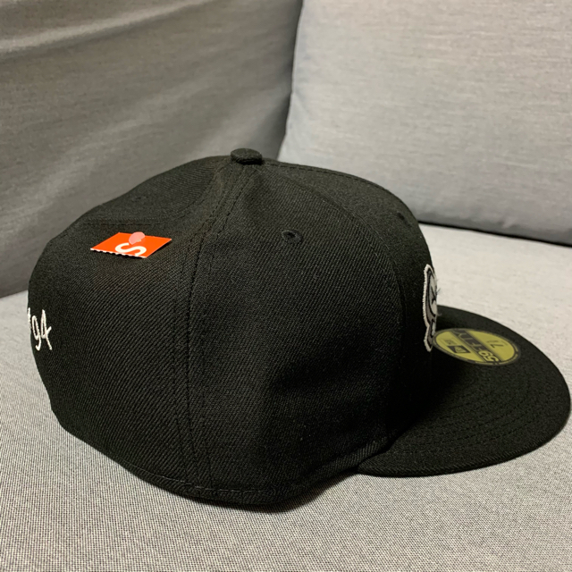 シュプリーム　Gonz Logo New Era メンズの帽子(キャップ)の商品写真