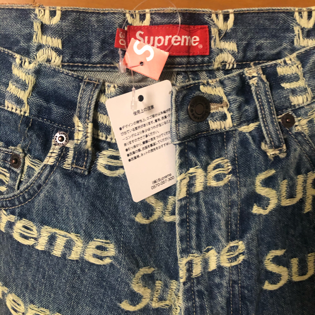 supreme Frayed Logos Regular Jean パンツ supreme Frayed Logos Regular Jean パンツ