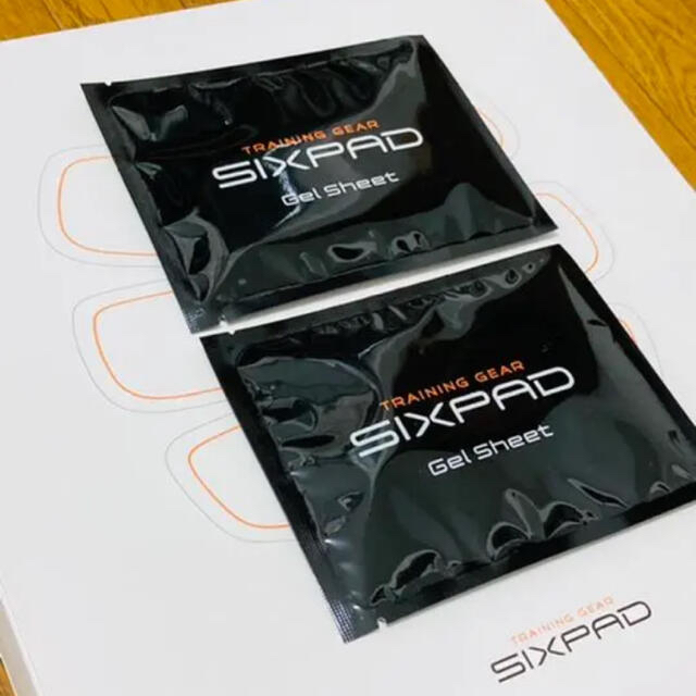 SIXPAD(シックスパッド)の【正規品】SIXPAD アブズフィット2(純正品ジェルシート付き) スポーツ/アウトドアのトレーニング/エクササイズ(トレーニング用品)の商品写真