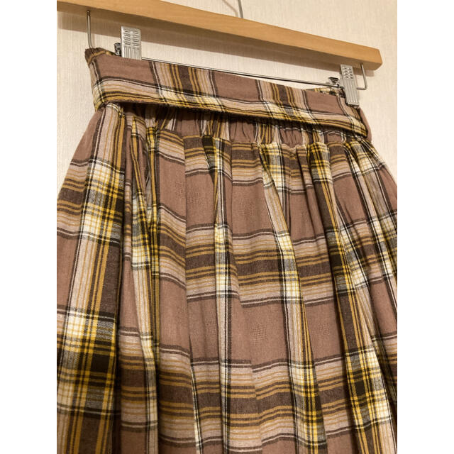 merlot(メルロー)の新品　メルロー  チェックスカート　フレアスカート　ブラウン レディースのスカート(ロングスカート)の商品写真