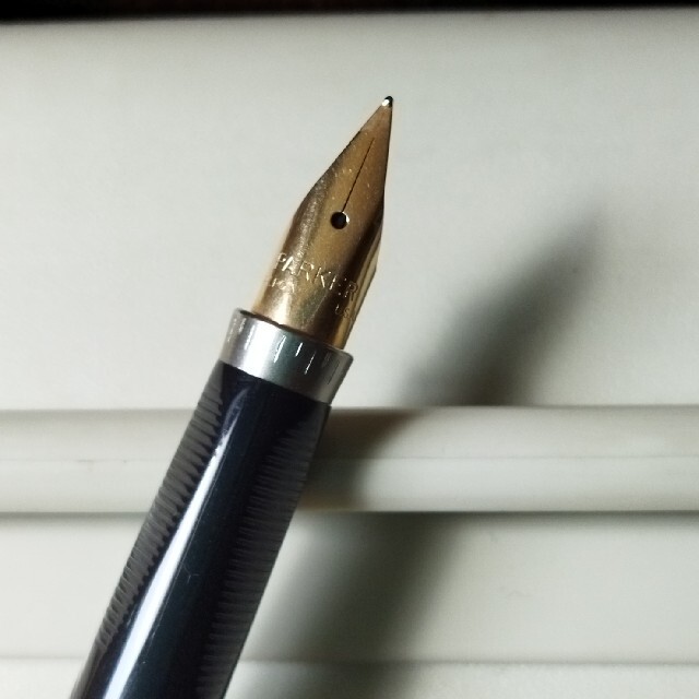 Parker(パーカー)のPARKER 万年筆　スターリングシルバー インテリア/住まい/日用品の文房具(ペン/マーカー)の商品写真