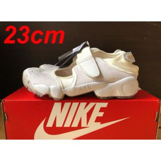 ナイキ(NIKE)のナイキ ウィメンズ エアリフト サミットホワイト 23cm(サンダル)