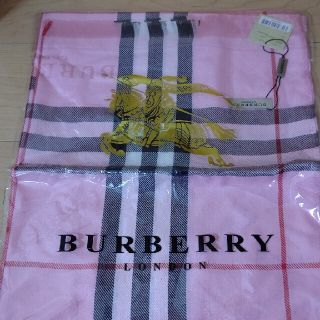 バーバリー(BURBERRY)のBURBERRY 大判ストール ピンクチェック☆ お土産で頂いた物で可愛いです！(ストール/パシュミナ)