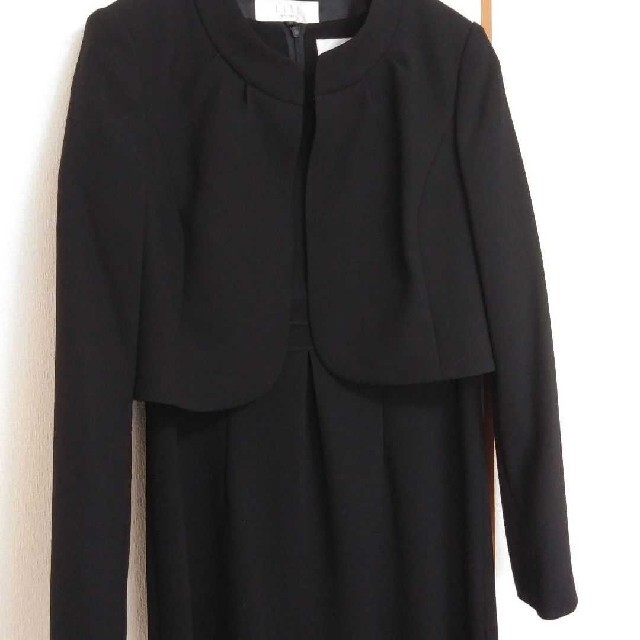 ELLE(エル)のブラックフォーマル11号 レディースのフォーマル/ドレス(礼服/喪服)の商品写真