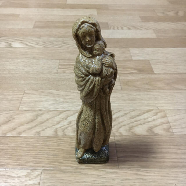 聖母マリア　石像　マリア像　ナチュラル　アンティーク　インテリア エンタメ/ホビーの美術品/アンティーク(彫刻/オブジェ)の商品写真