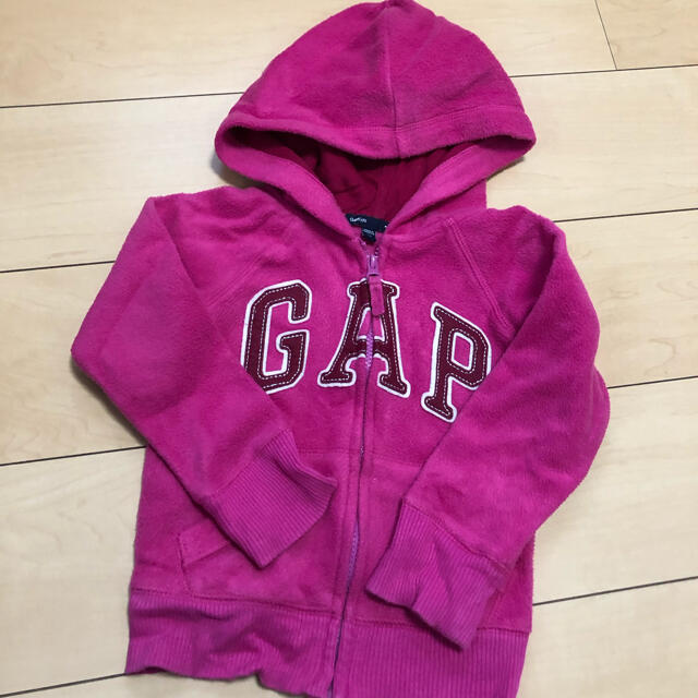 GAP(ギャップ)の3 女の子110 本物GAPのピンクのパーカー キッズ/ベビー/マタニティのキッズ服女の子用(90cm~)(ジャケット/上着)の商品写真