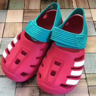 アディダス(adidas)のadidas (アディダス) キッズ　子供　サンダル　17.5㎝(サンダル)