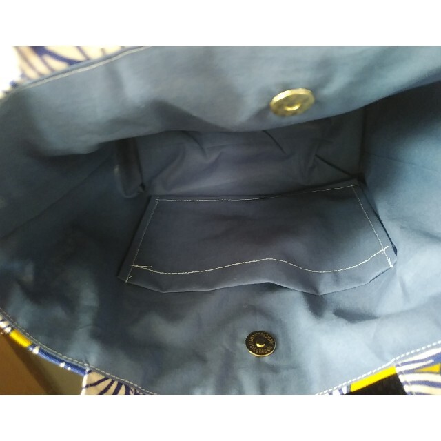 moony様　トートバック　大花ブルー ハンドメイドのファッション小物(バッグ)の商品写真