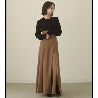 トゥデイフル(TODAYFUL)のlouren pleats flare long skirt 新品タグ付き(ロングスカート)