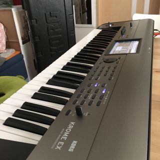 コルグ(KORG)のKORG KROME EX (キーボード/シンセサイザー)