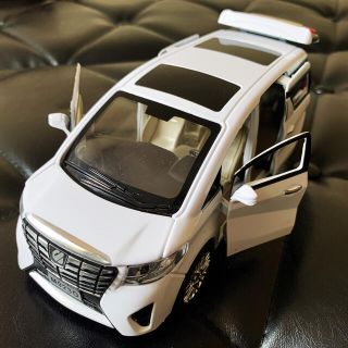 ❤️【新品未使用】トヨタ TOYOTA 1/24アルファード ミニカー ホワイト(ミニカー)