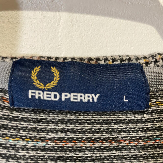 FRED PERRY(フレッドペリー)のフレッドペリー　パーカー　L メンズのトップス(パーカー)の商品写真