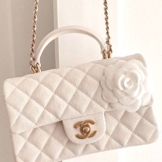 シャネル(CHANEL)の♥️シャネル♥️2021春夏新品未開封✨カタログ💖未使用おリボン🎀付き(ファッション)